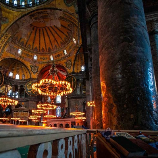 Zilzal Suresi Okunuşu ve Anlamı Zilzal suresi Arapça okunuşu ve Türkçe anlamı – Kıyamet günü anlatılır